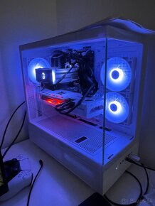 AMD Ryzen 7 5800X , 32GB RAM, SSD 1TB, RX 7800xt - 3