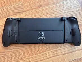 Nintedo Switch OLED + HORI Split Pad Pro - 3