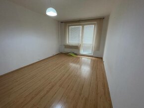 Hollého ulica - 1 izb. byt s balkónom - pôvodný - 66.500€ - 3