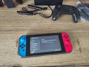 Nintendo Switch – Neon Red & Blue - 3