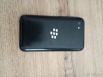 Predám telefón black Berry plne funkčny - 3