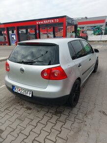 Volkswagen Golf 5  1.6 FSI - 3