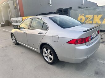 Honda Accord 2.0 - 3