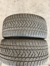 Predám 2ks zimne pneu Pirelli 275 40 20 - 3