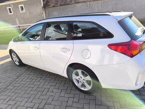 AURIS TS 1.4 D-4D - 3