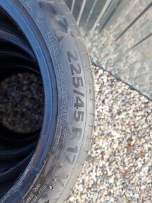 225/45r17 - 3