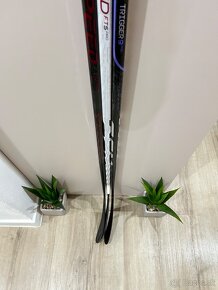 CCM HOKEJKY - ĽAVÁ STRANA - TRIGGER 9 Pro + JETSPEED FT4 a 5 - 3