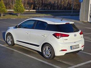 Hyundai i20 Hatchback 61.8kw Manuál - 3