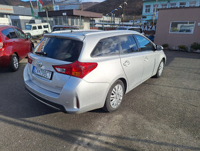 Toyota Auris 2.0  D-4D DPF Style - 3