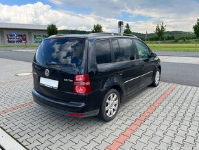 Volkswagen Touran 2.0 TDi 6 rychlostí digi klima - 3