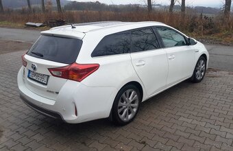 Toyota Auris 1.8 I VVT-i Hybrid Executive - 3