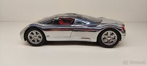 1:18 AUDI AVUS - 3