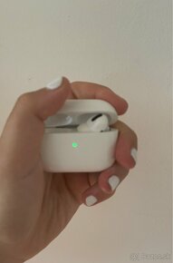 Apple AirPods Pro - 3