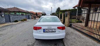 Audi A4 sedan - 3