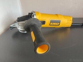 DeWALT DWE4156 - uhlová brúska 115mm 900W - 3