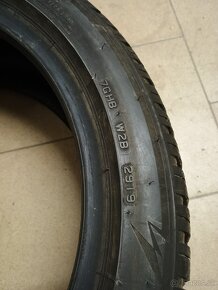 Predám 1Ks zimná BRIDGESTONE Blizzak 225/45 R17 - 3