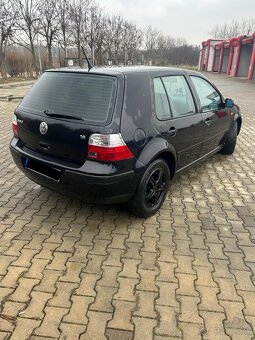 Volkswagen Golf - 3