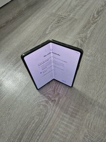 samsung galaxy fold3 - 3