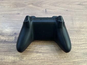 Ovládač na Xbox One / Series X - 3