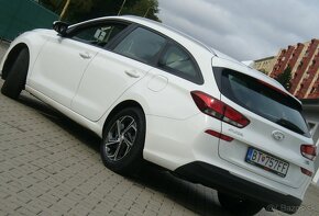 Hyundai i30 CW Combi 1.6 CRDI 9/2021 - 3