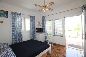 CHORVÁTSKO - Dom so 6 apartmánmi, 1.rad od mora - VODICE, SR - 3