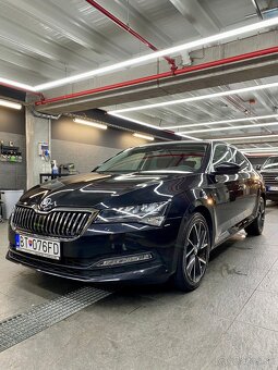 Prenajom  auta ŠKODA Superb 2.0.tdi 7Atna taxik. - 3