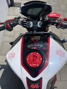 MV Agusta Brutale 800 Hamilton Limited Edition 149/244 - 3