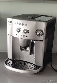 Predam  plnoautomaticky kavovar Delonghi ESAM 4200S . - 3