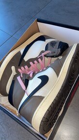 AIR JORDAN RETRO 1 HIGH TRAVIS SCOTT - 3