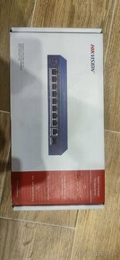 Predám Poe switch hikvision - 3