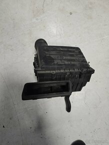 VW Airbox 5Q0129607AC - 3