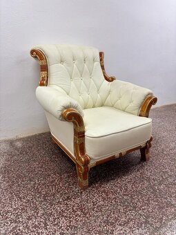 CHESTERFIELD SEDAČKA,ŠTÝLOVA V KOMB.S DREVOM - 3