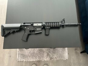 Na predaj airsoft M4 - 3