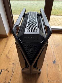 PC SKRINA-BIG TOWER: PC ASUS ROG Hyperion GR701 - 3