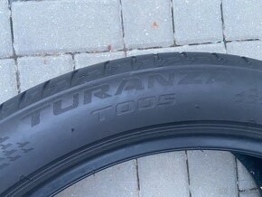 225/45 R18 - 3