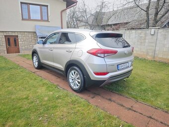 Hyundai Tucson 2.0 CRDi Family 4x4 - 3