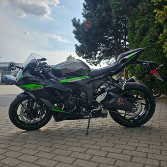 Kawasaki ZX6-R 2025 čierna - 3