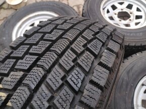 Zimné pneu 215/80 R15 disky 5x139,7 - 3