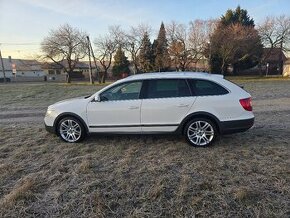 Škoda Superb 2.0TDI Dsg 4X4 Outdoor/Scout prvy majitel - 3