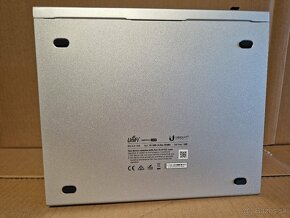 UniFi Switch 8 150W - US-8-150W - 3