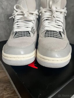 Jordan 4 Retro - 3