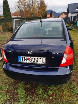 Hyundai Accent - 3