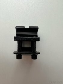 Adapter s weaver listou k montazi Bipodu - 3