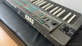 Syntetizátor Korg Poly800 - 3