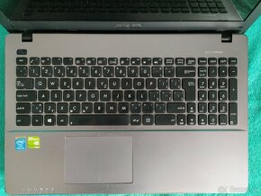 Predám veľmi zachovalý notebook Asus X550CC - 3