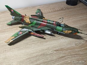 plastikový model Su-22 1/48 - 3