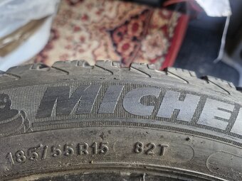 Zimné 185/55R15 michelin - 3