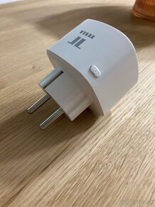 Tesla Smart Plug - 3