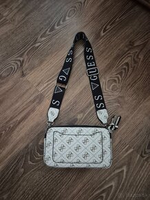 kabelka Guess crossbody biela - 3