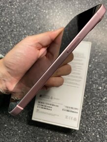 iPhone 15 pink - 3